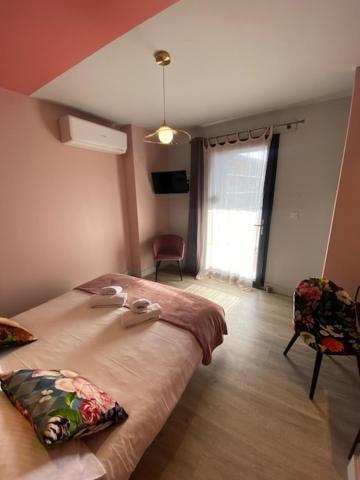 D'hotes Chez Dom Bed & Breakfast 3*